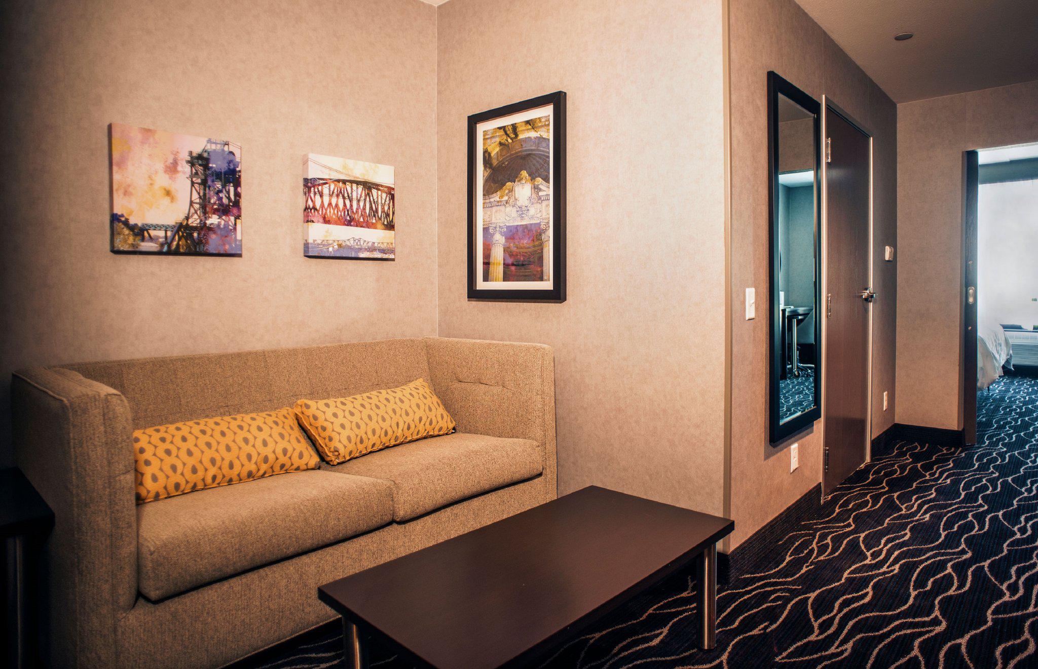 Holiday Inn & Suites Joliet Southwest Photo