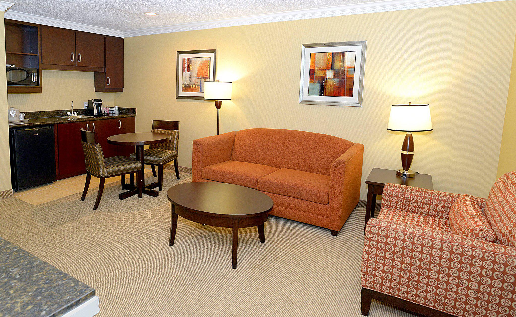 Holiday Inn & Suites San Mateo-San Francisco SFO Photo