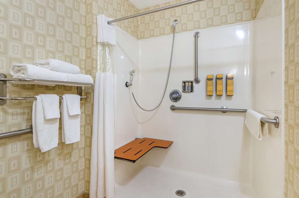 Best Western Plus Waynesboro Inn & Suites Conference Center Image