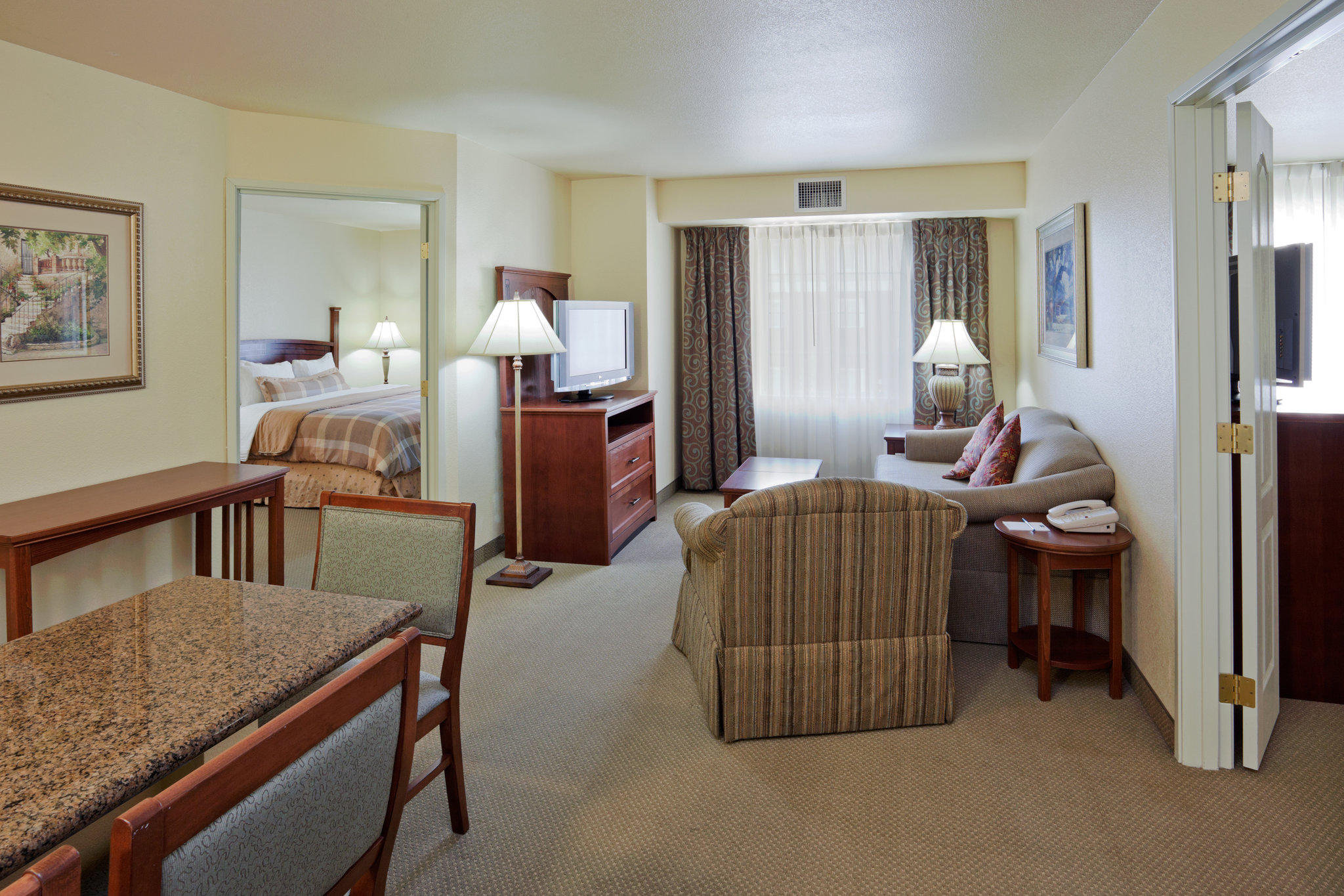 Staybridge Suites Sacramento Airport Natomas Photo