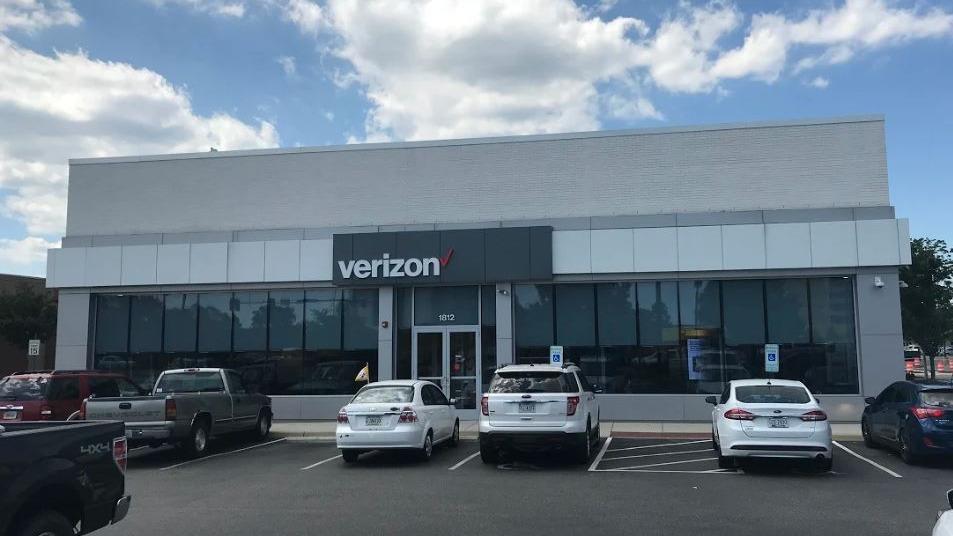 hours for verizon near me