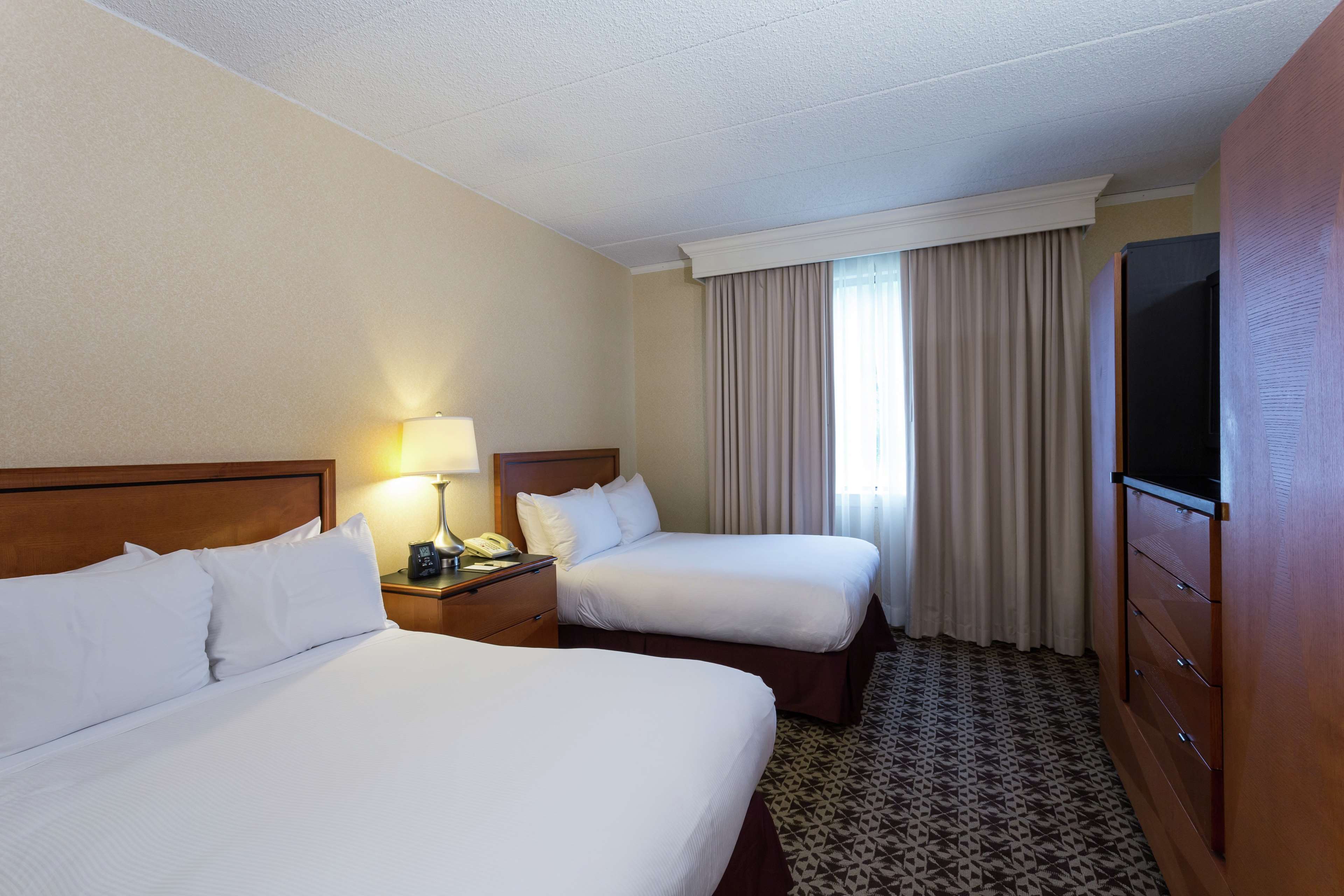 DoubleTree Suites by Hilton Hotel Mt. Laurel Photo