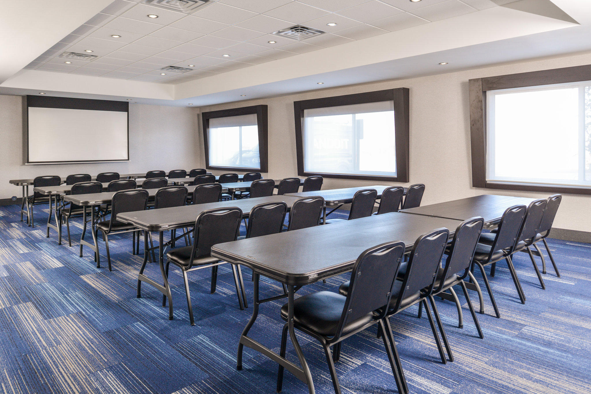 Holiday Inn Express & Suites Lee's Summit - Kansas City Photo