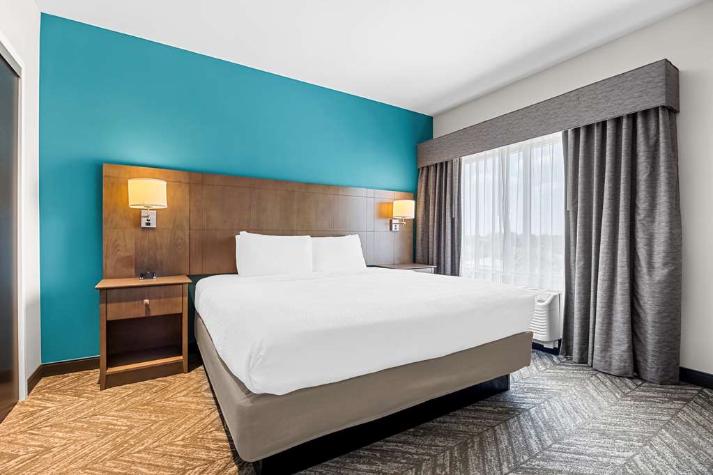 Best Western Plus Bolivar Hotel & Suites Image