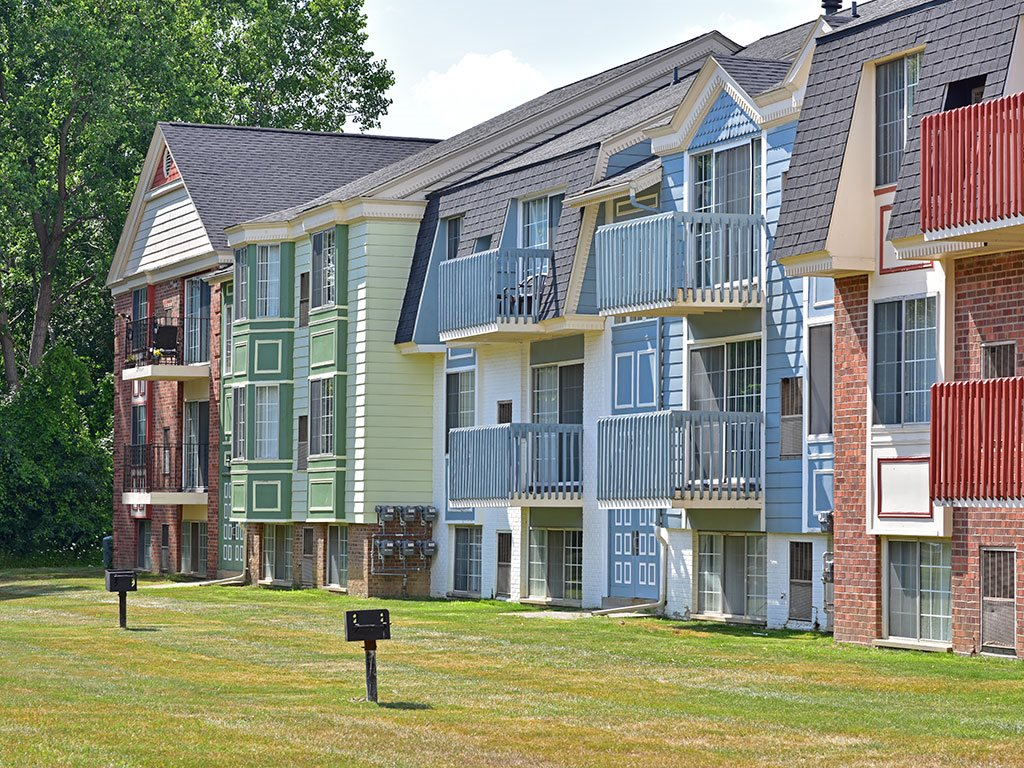 Charter Oaks Apartments Photo