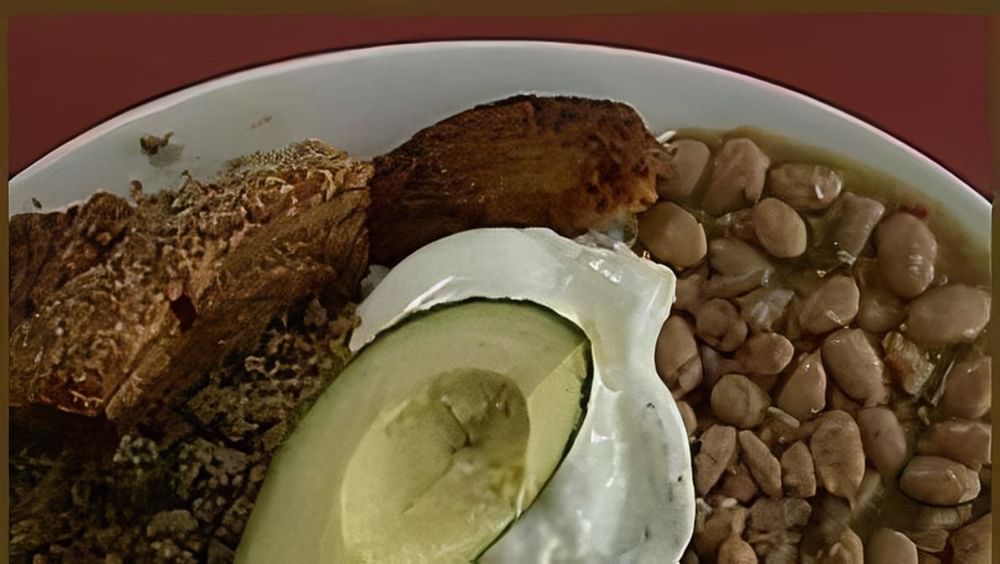 Bandeja Montanera (Carne Molida/Ground Meat)