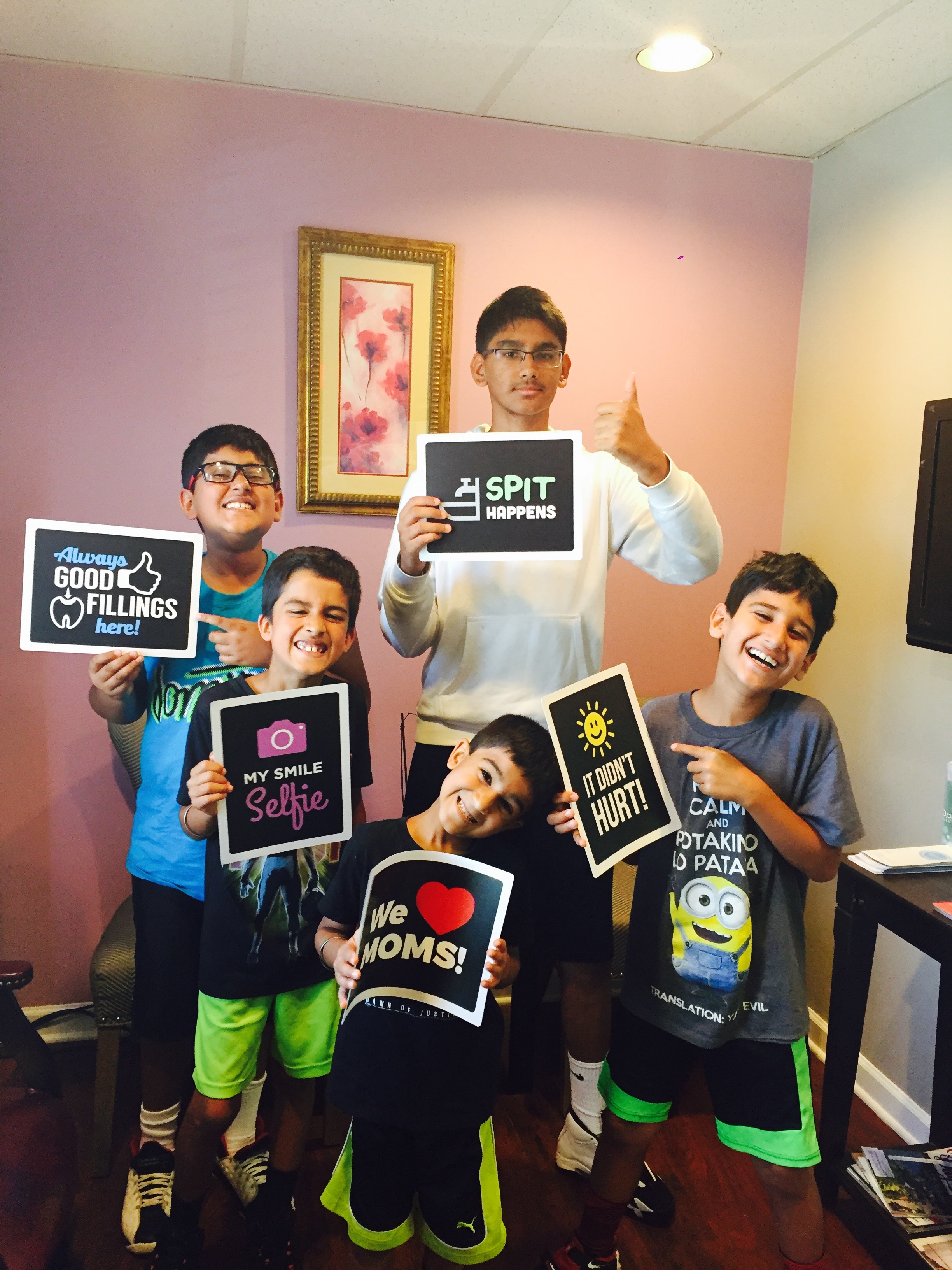 Friendly Smiles Dental Care Logo