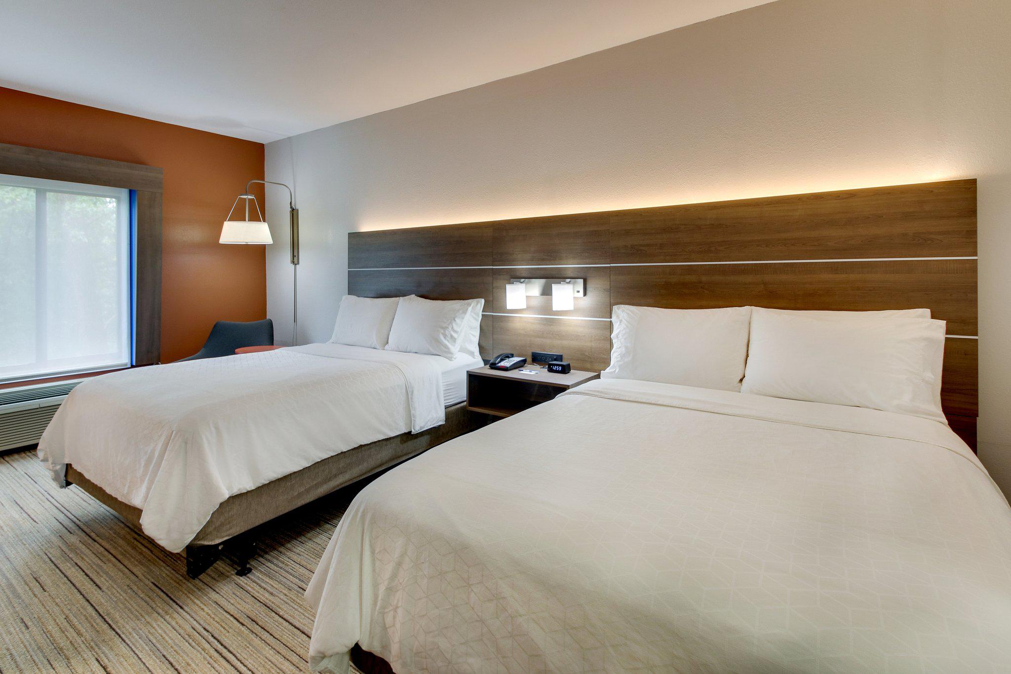 Holiday Inn Express & Suites Atlanta-Emory University Area Photo