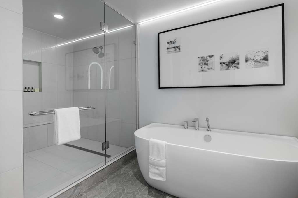 The Morrow Washington DC, Curio Collection by Hilton Image