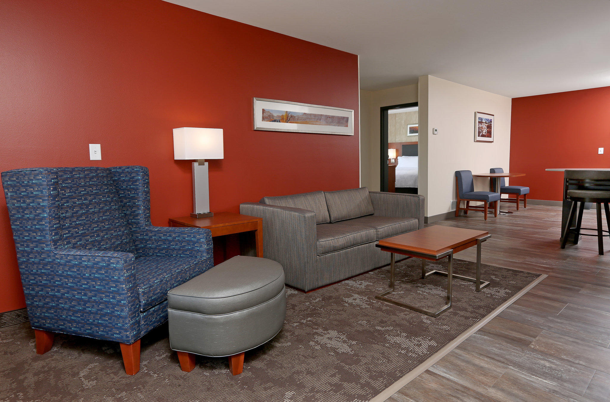 Holiday Inn & Suites Sioux Falls - Airport Photo