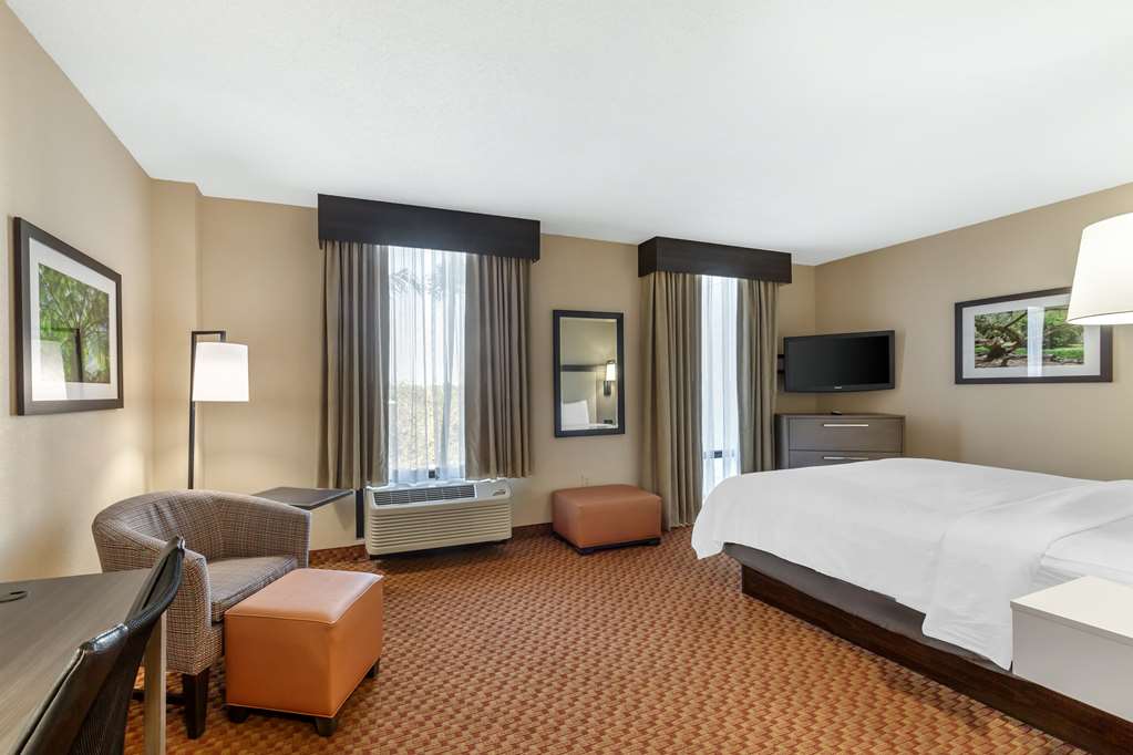 Best Western Plus Kendall Hotel & Suites Image