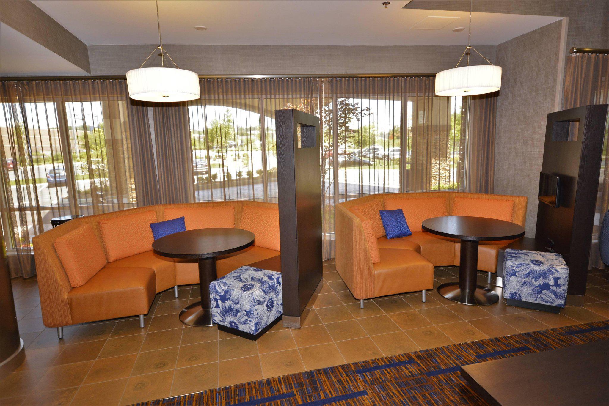 Courtyard by Marriott Asheville Airport Photo