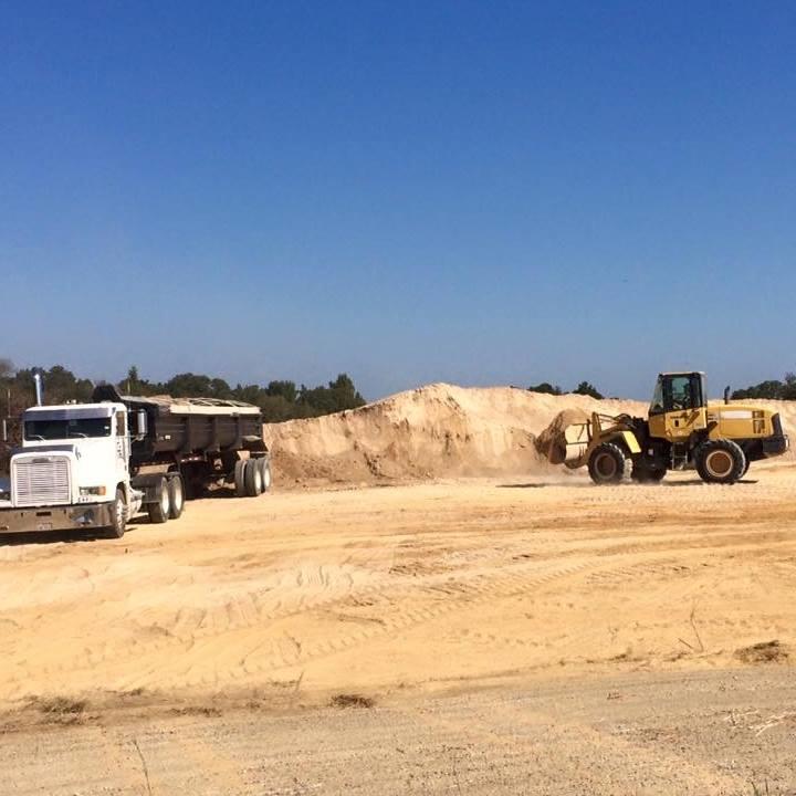 Lindale Dirt Pit Logo