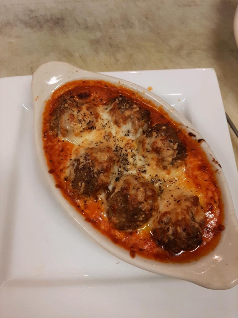 Hen House Bar & Restaurant Image