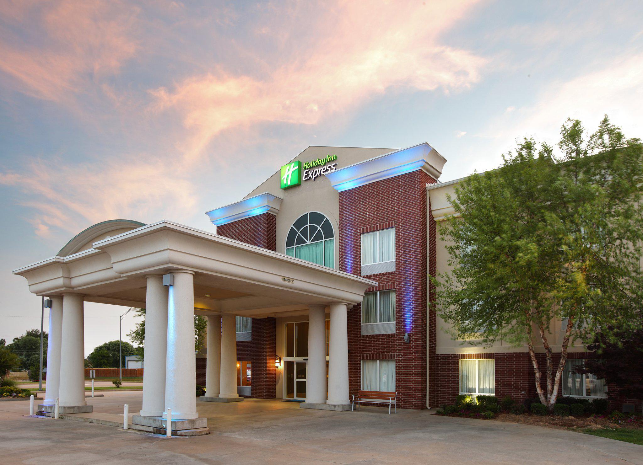 Holiday Inn Express Fort Smith Executive Park Photo