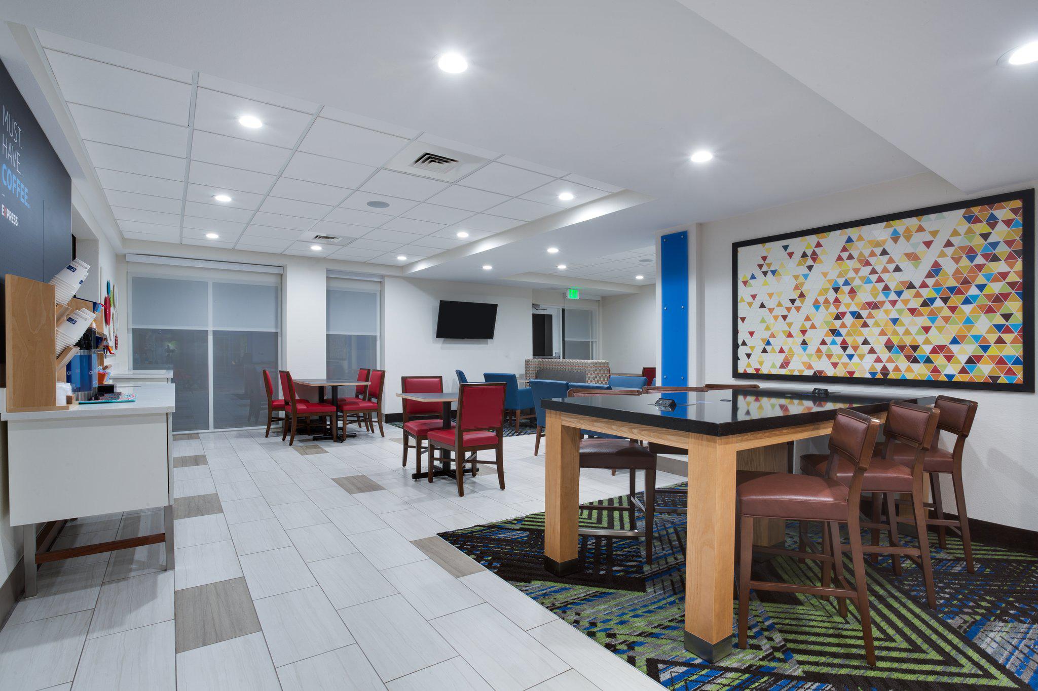 Holiday Inn Express & Suites Fleming Island Photo