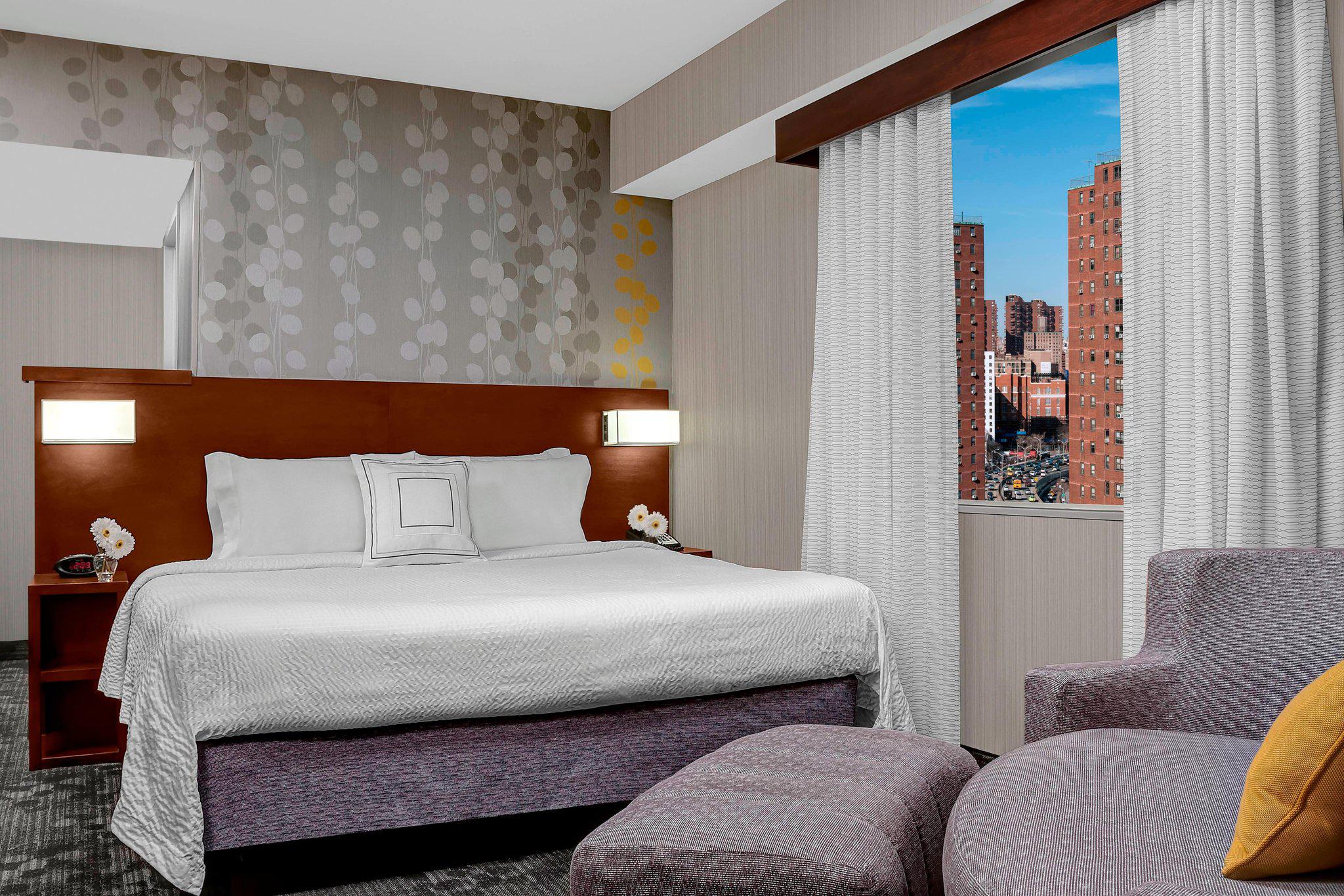 Courtyard by Marriott New York Manhattan/Upper East Side Photo