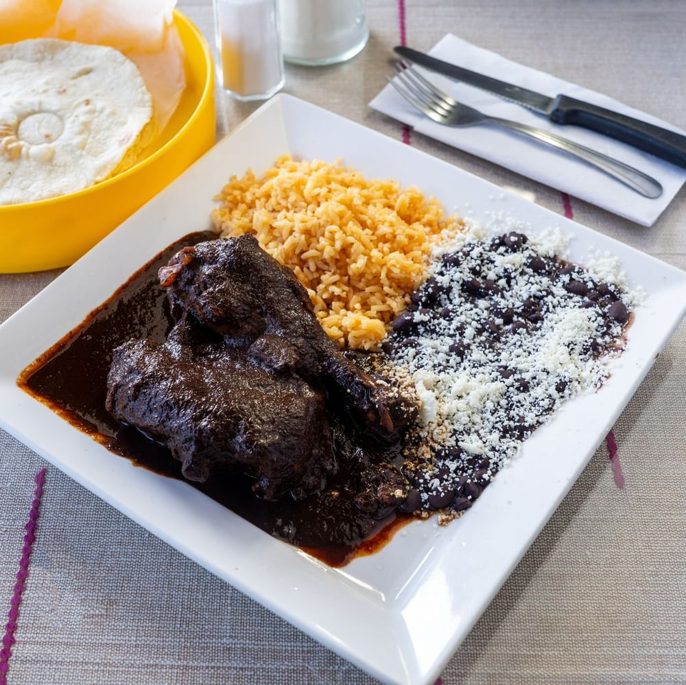 42. Mole de Pollo