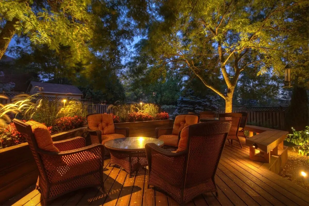 Lit Outdoor Lighting Company Image