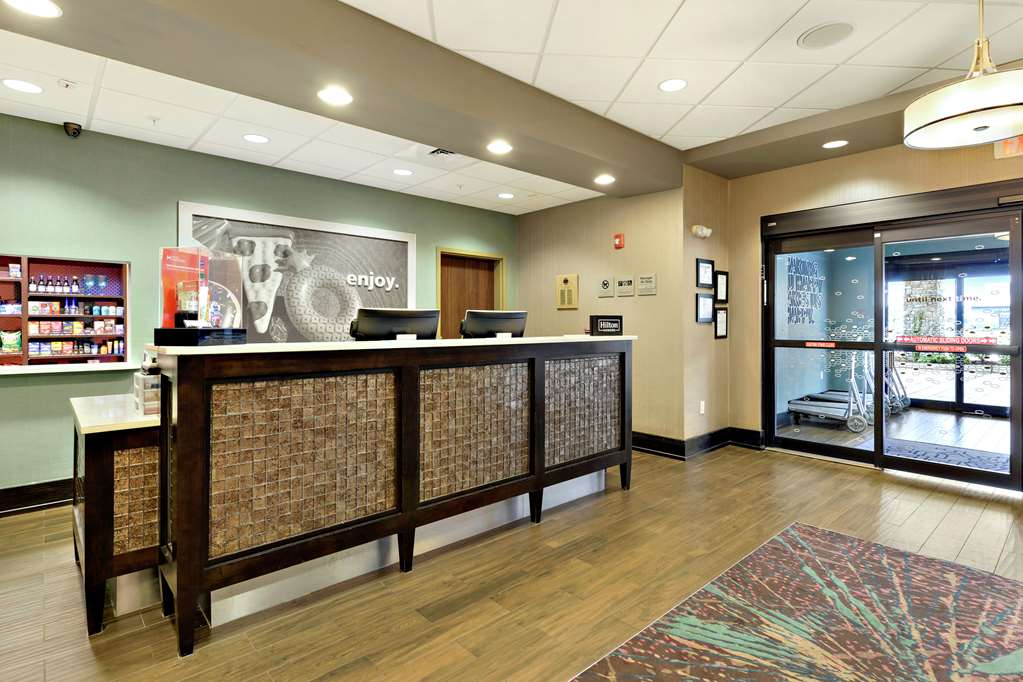 Hampton Inn & Suites Gulfport I-10 Image