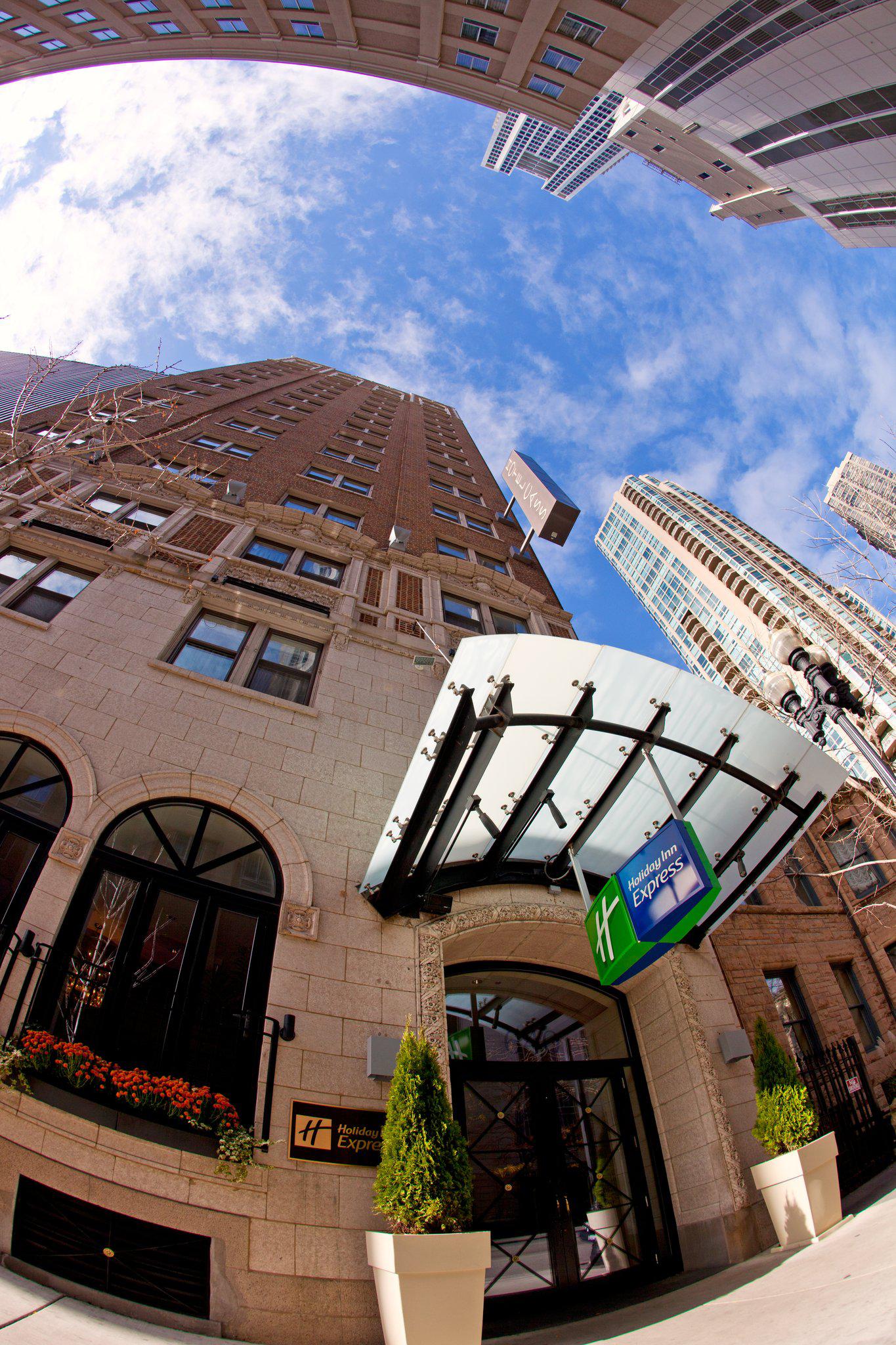 Holiday Inn Express Chicago - Magnificent Mile Photo