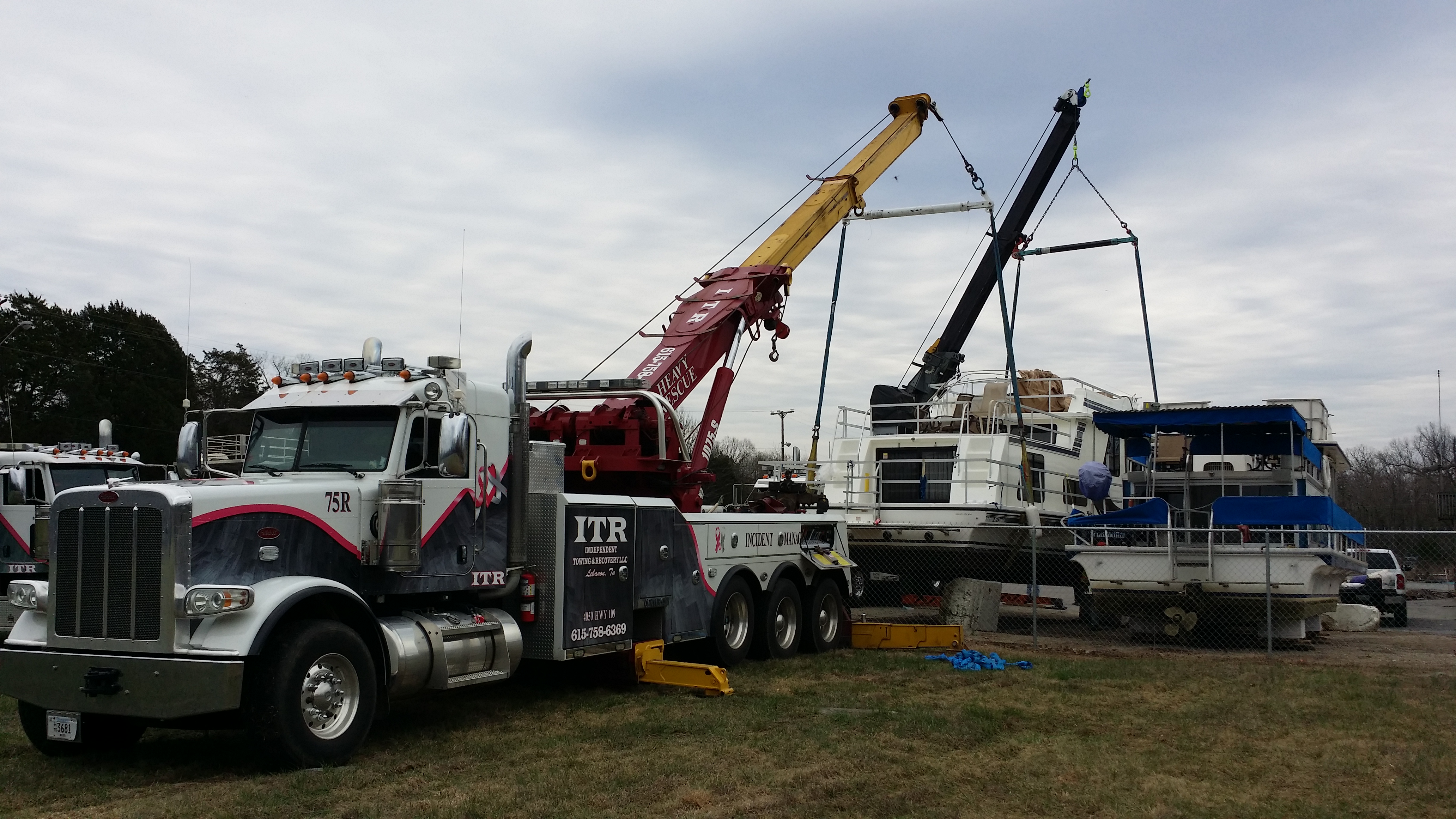 Independent Towing and Recovery LLC Photo