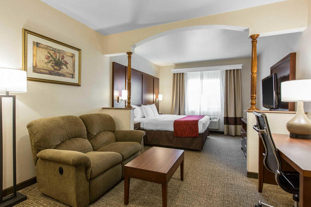 Images Comfort Suites