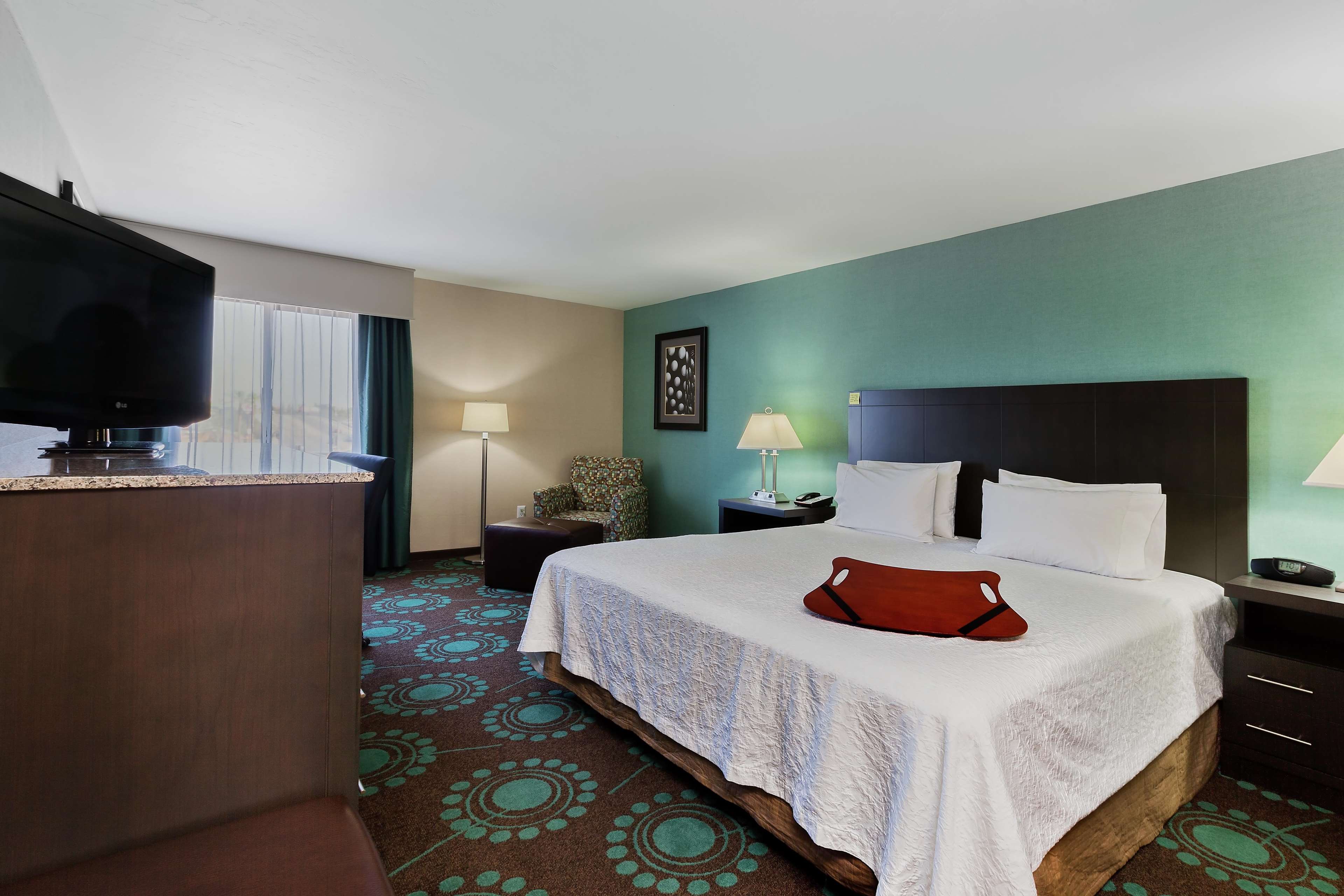 Hampton Inn Bakersfield-Central Photo