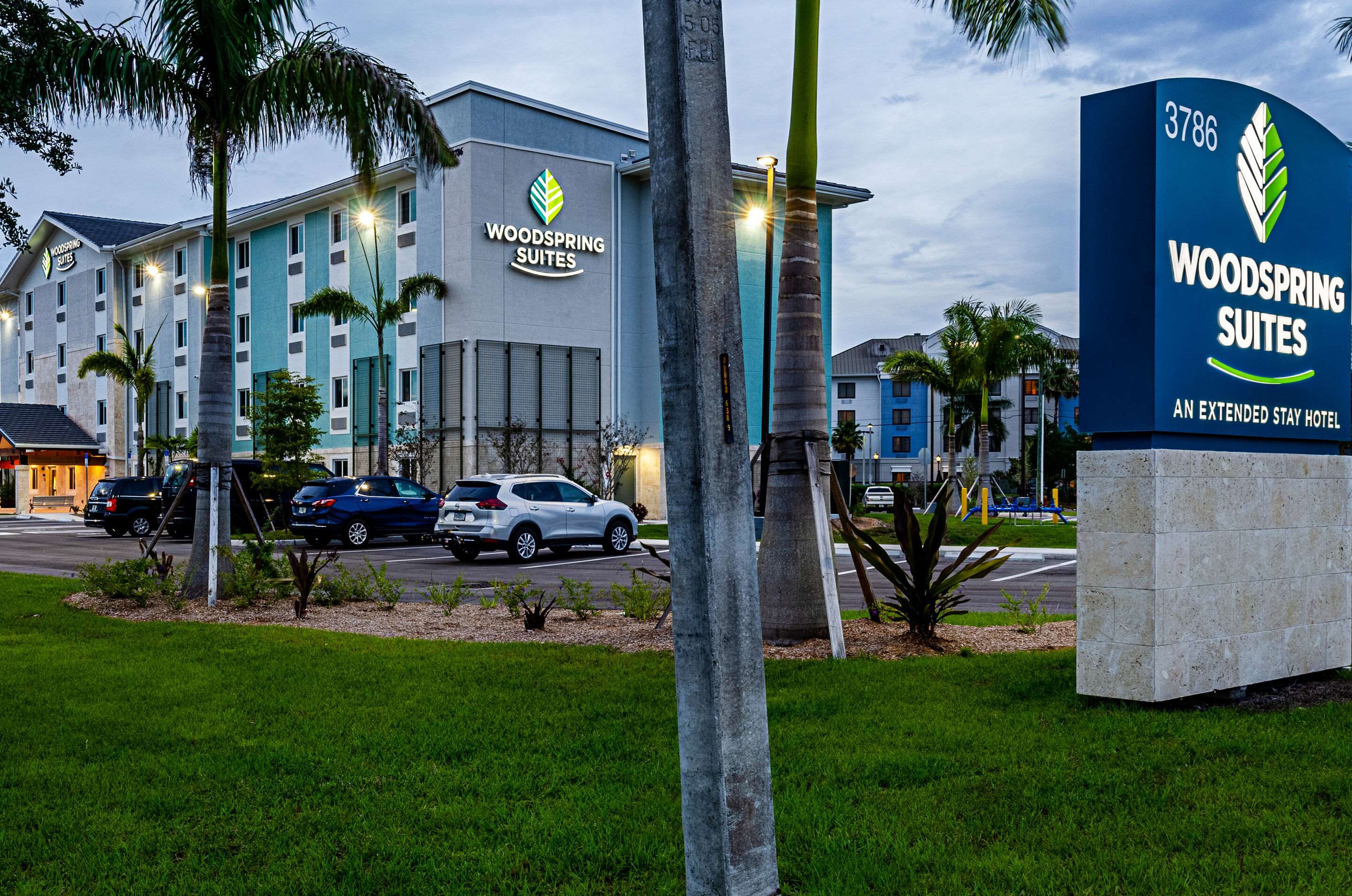 WoodSpring Suites Naples Photo