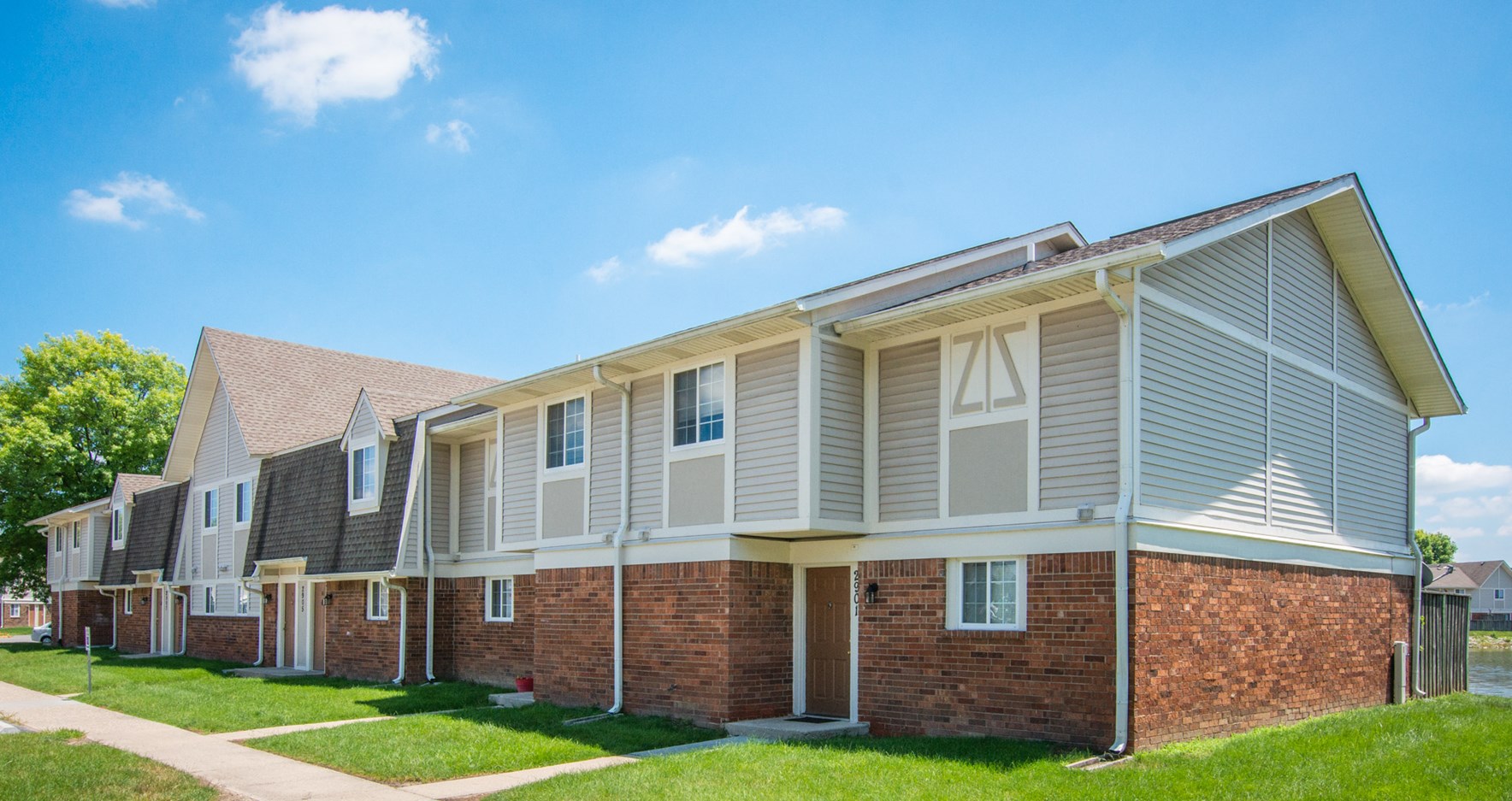 Country Lake Townhomes Photo