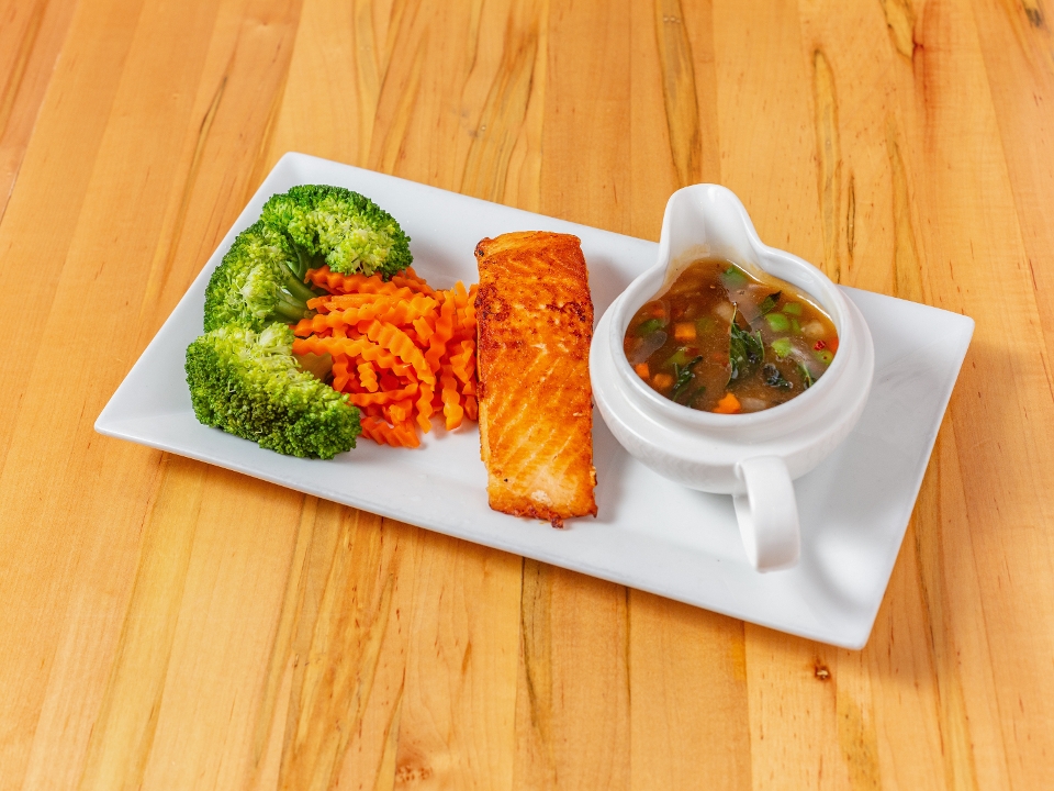 Grilled Salmon Steak with Basil Sauce