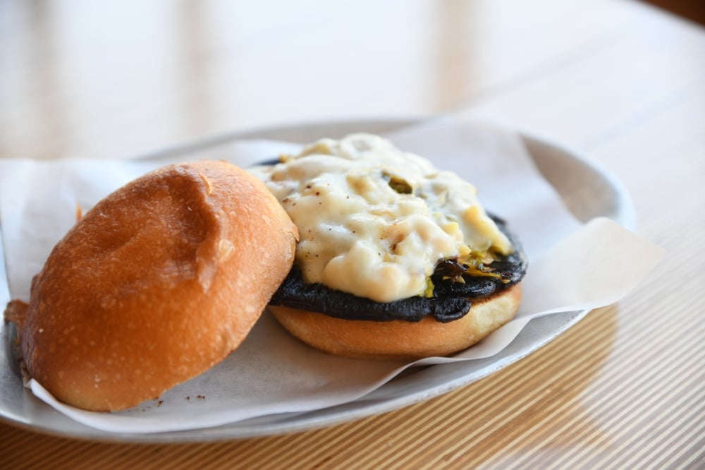 Thai Dye Burger