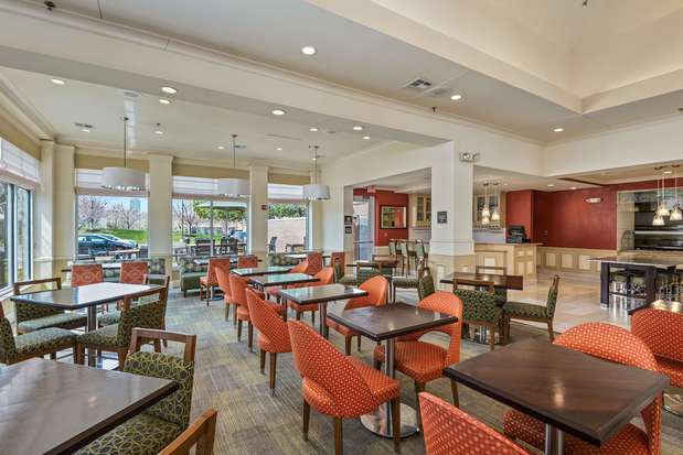 Images Hilton Garden Inn Overland Park