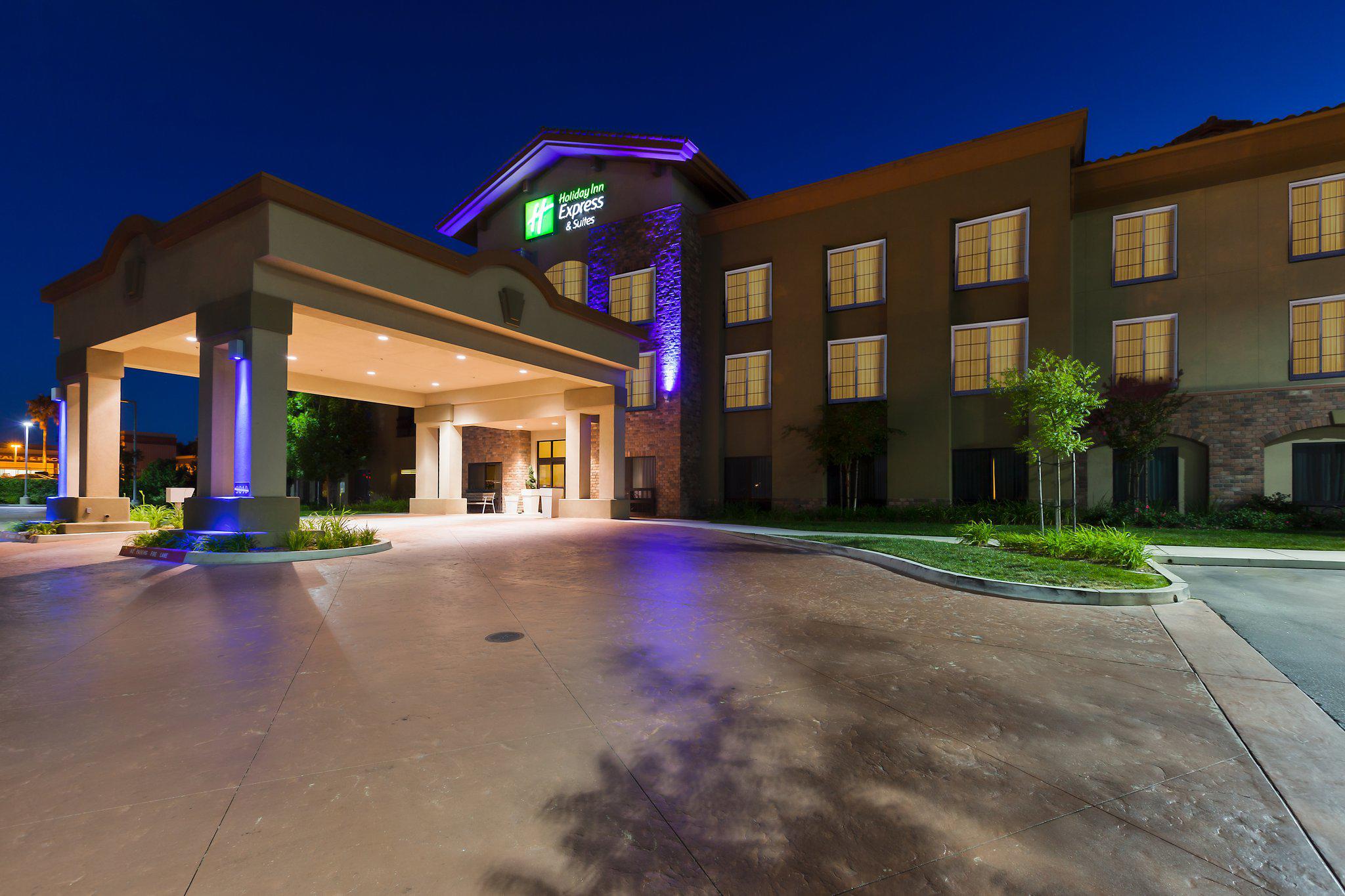 Holiday Inn Express & Suites Atascadero Photo