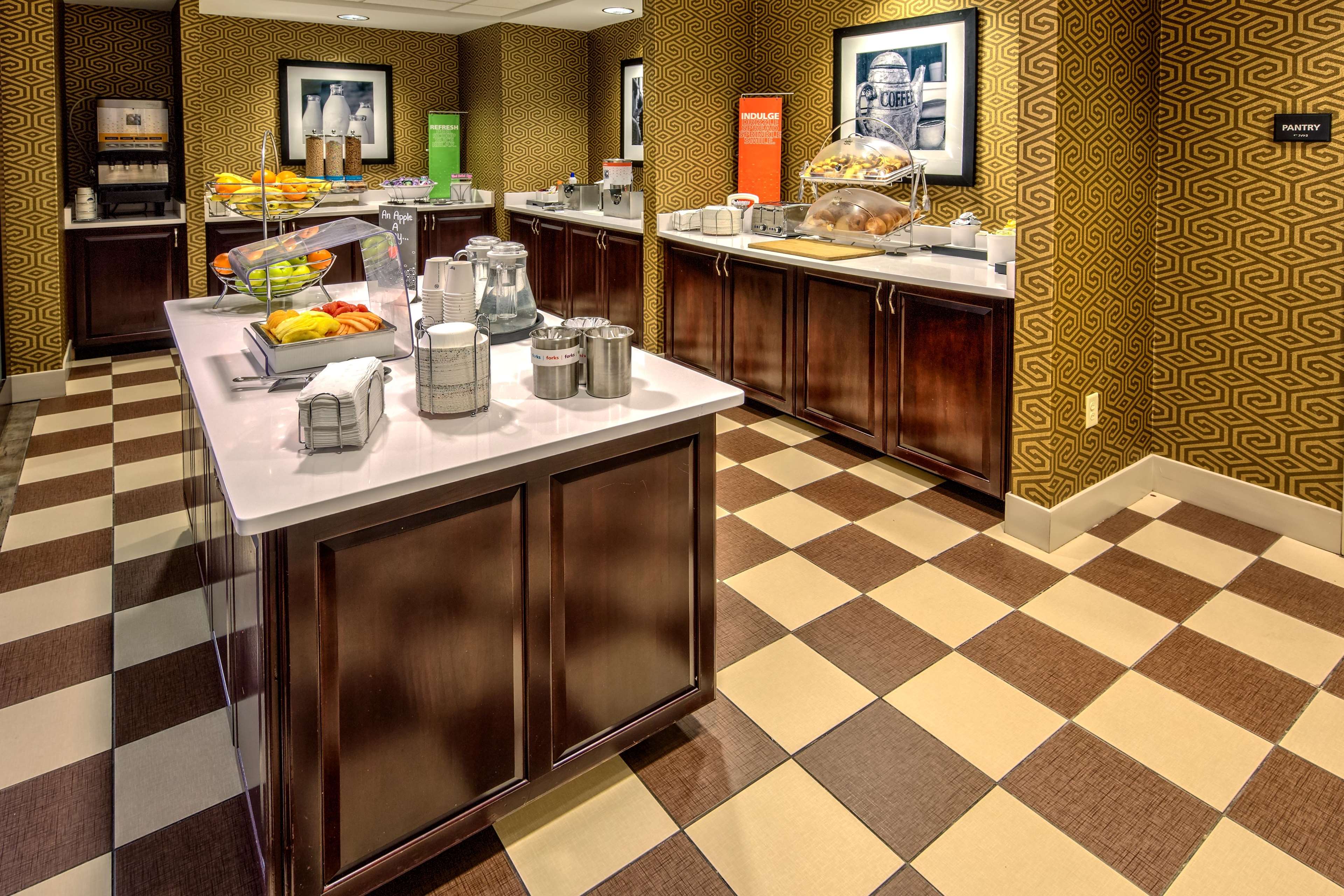 Hampton Inn Rochester-Irondequoit Photo