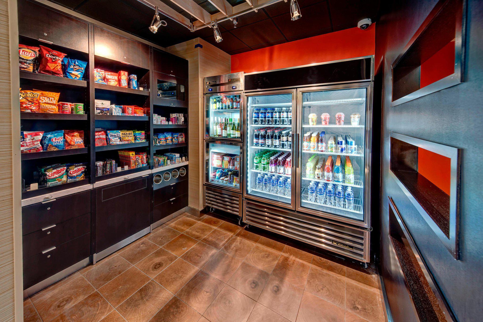 Courtyard by Marriott Westbury Long Island Photo