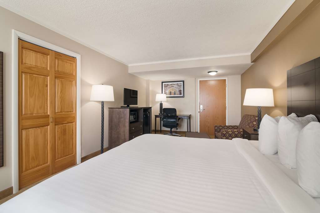 Best Western University Inn Image