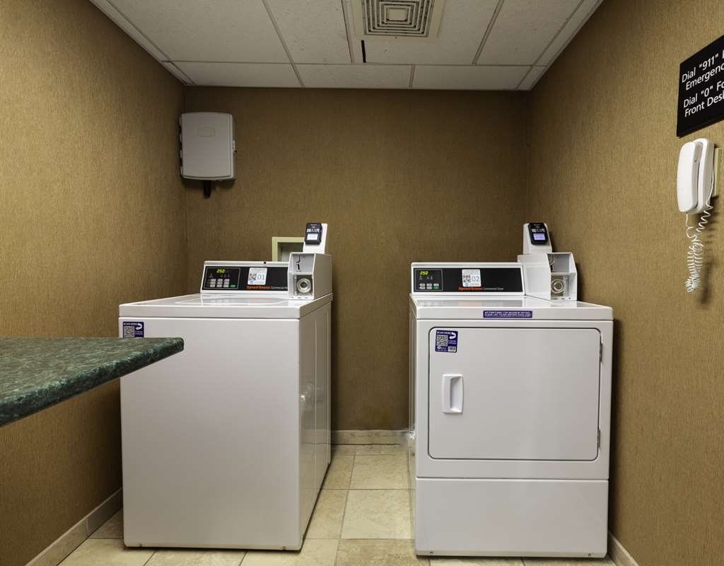 Hampton Inn East Windsor Image