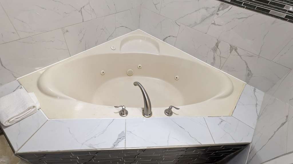 SureStay by Best Western Meridian Image