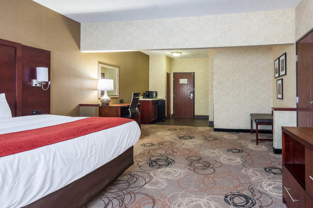 Images Comfort Suites
