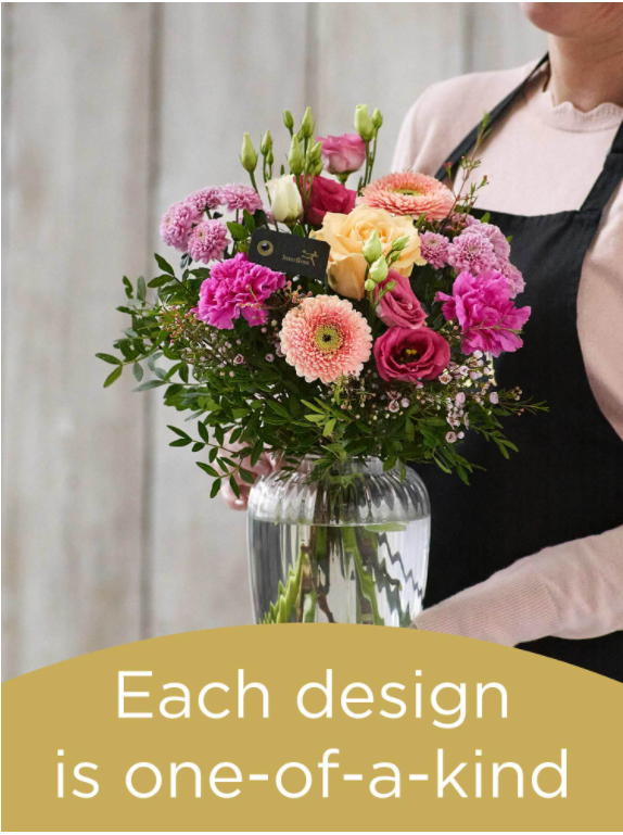 Bouquet and vase made with seasonal flowers