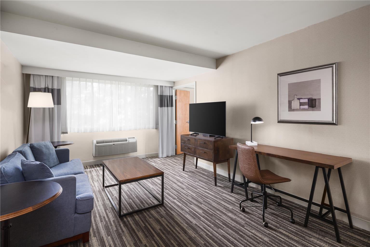 Best Western Premier Plainview-Long Island Hotel Image