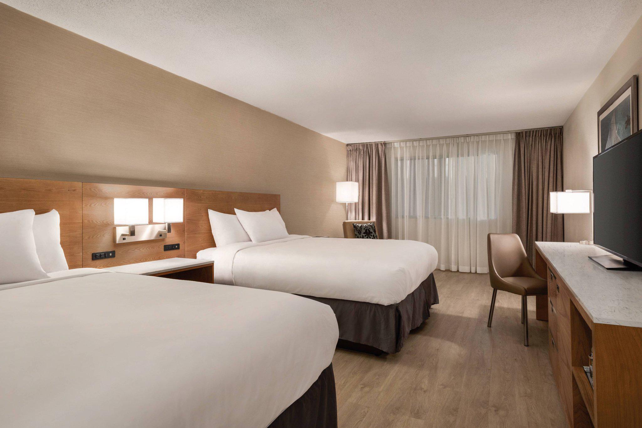 Milwaukee Airport Hotel Photo