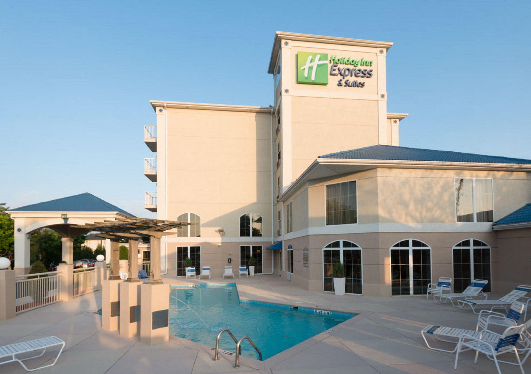 Holiday Inn Express & Suites Asheville SW - Outlet Ctr Area Photo