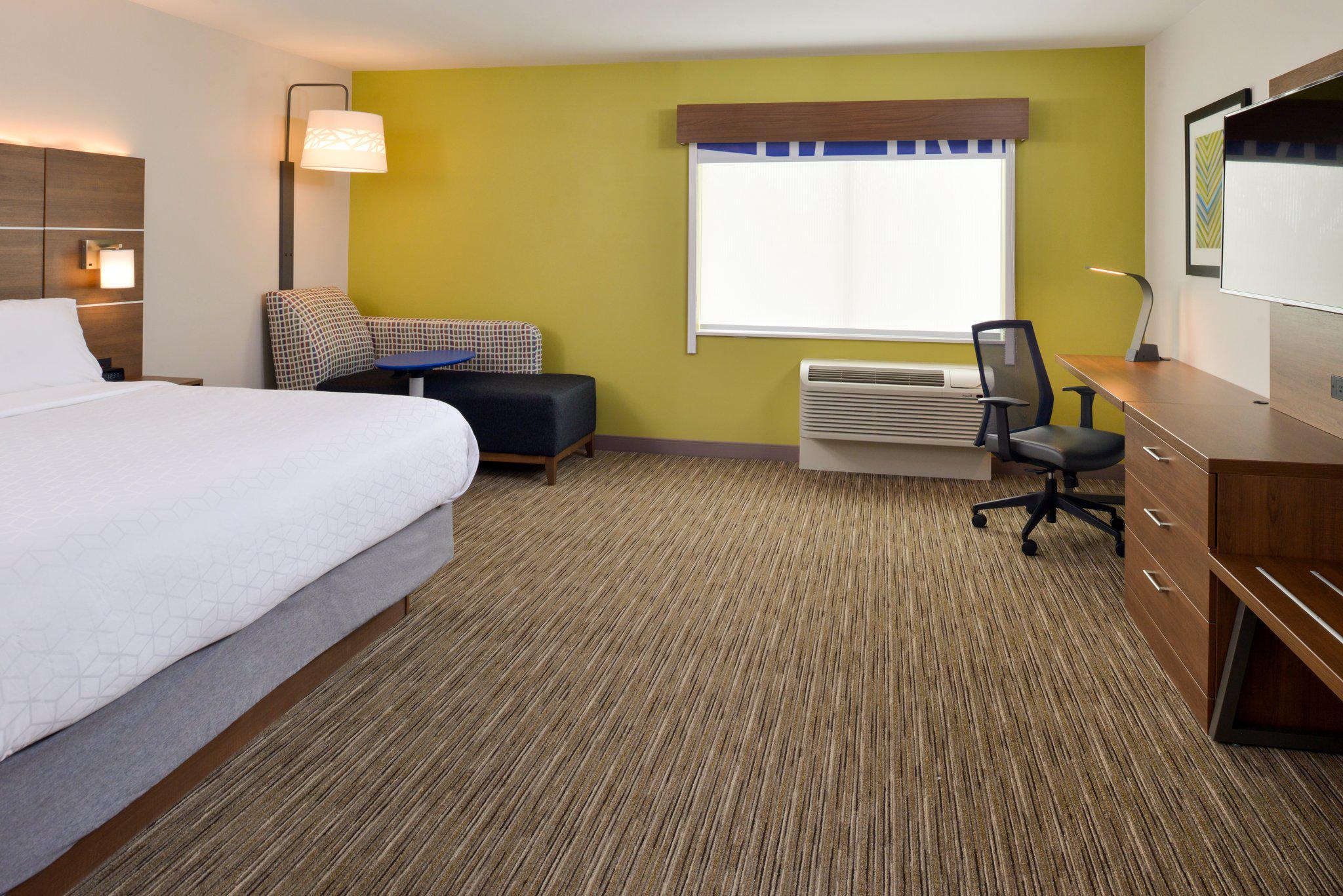 Holiday Inn Express & Suites Ottumwa Photo