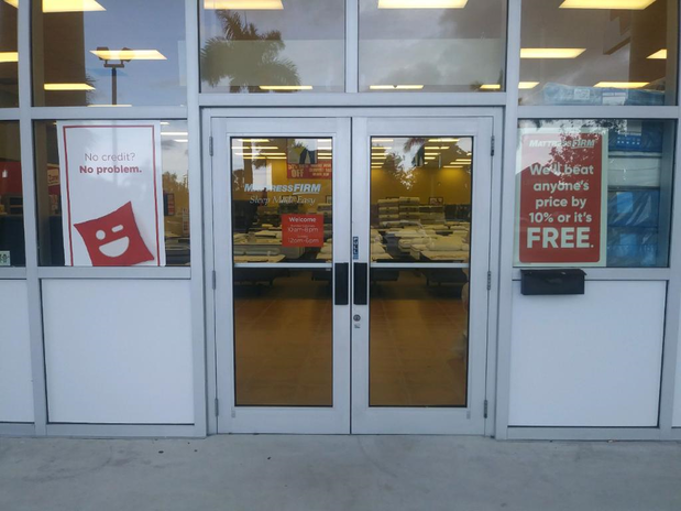 Images Mattress Firm Clearance - Closed