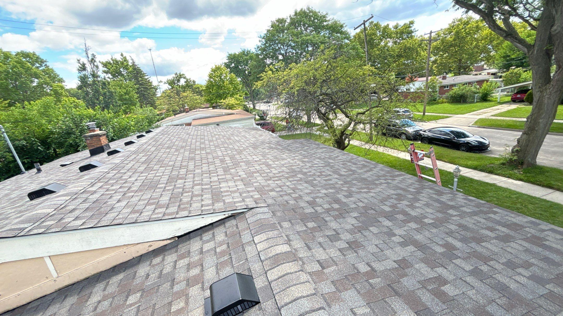 180 Contractors Roofing & Siding Image