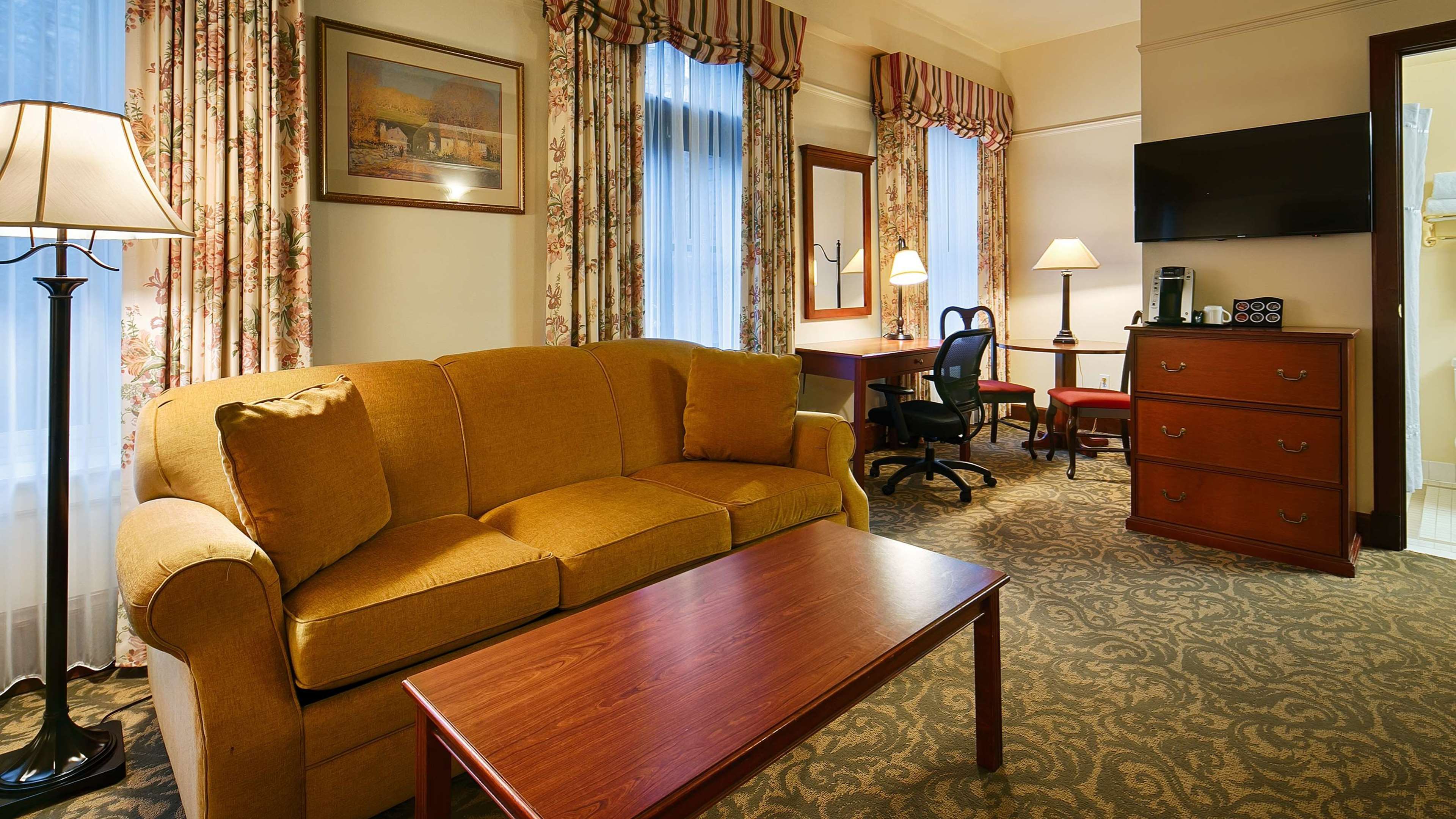 Best Western Plus Pioneer Square Hotel Downtown Photo