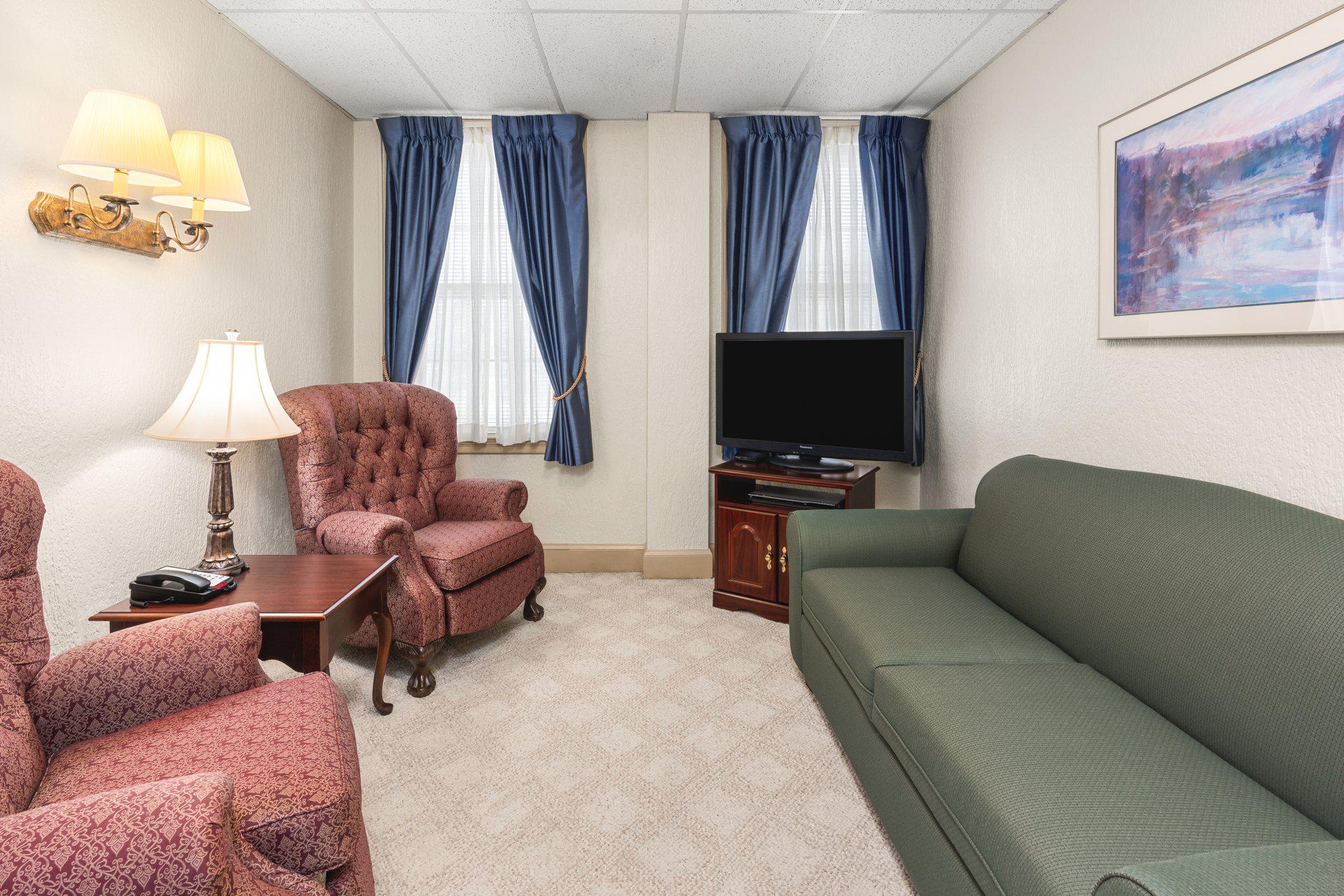 IHG Army Hotels Bronson Hall - Historia Image