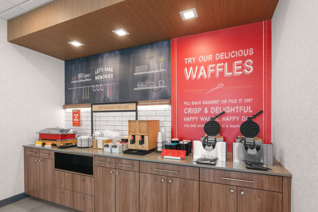 Hampton Inn Bellingham Airport Image